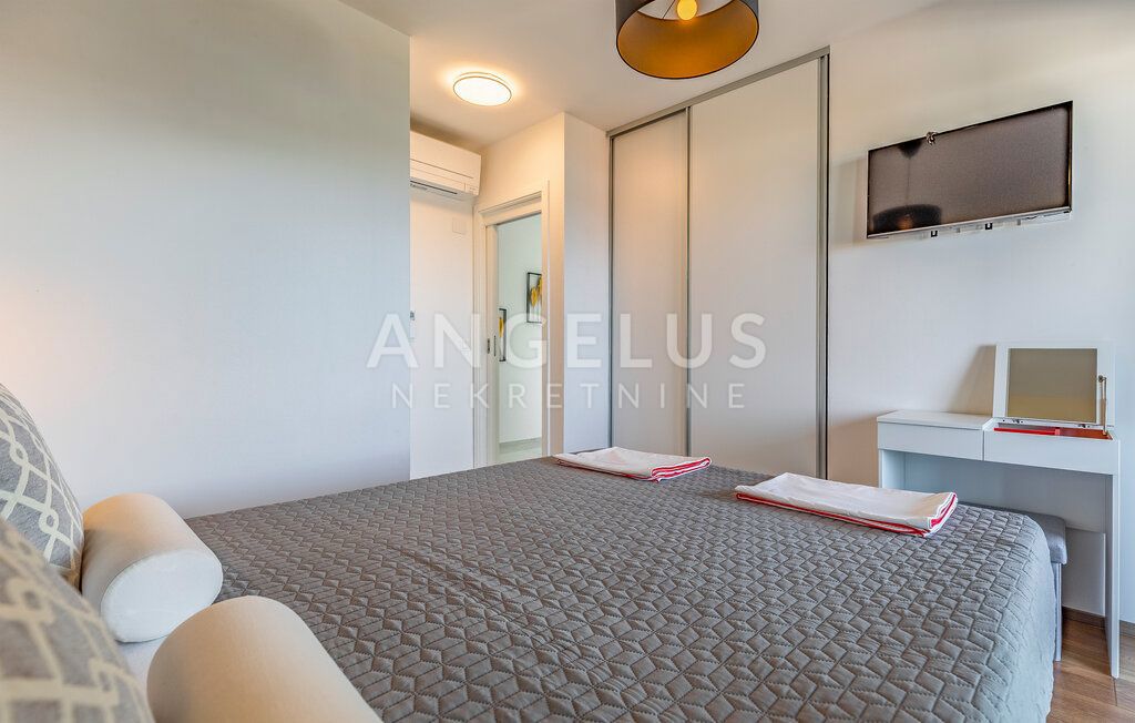 Istra, Medulin - vila s pogledom na morje, 240m2