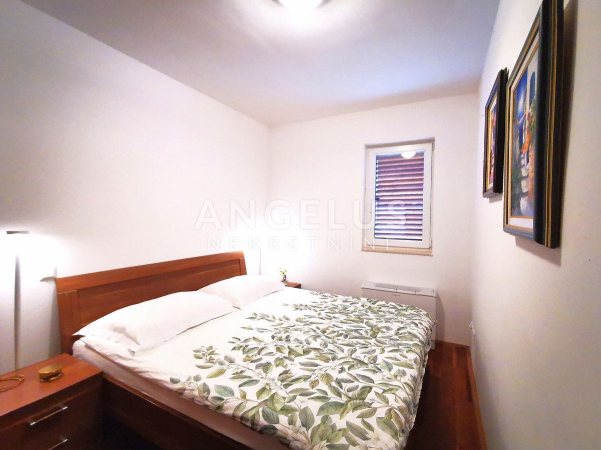 Solta, Stomorska - dvosobno stanovanje, parkirišče, pogled na morje, PRODAJA