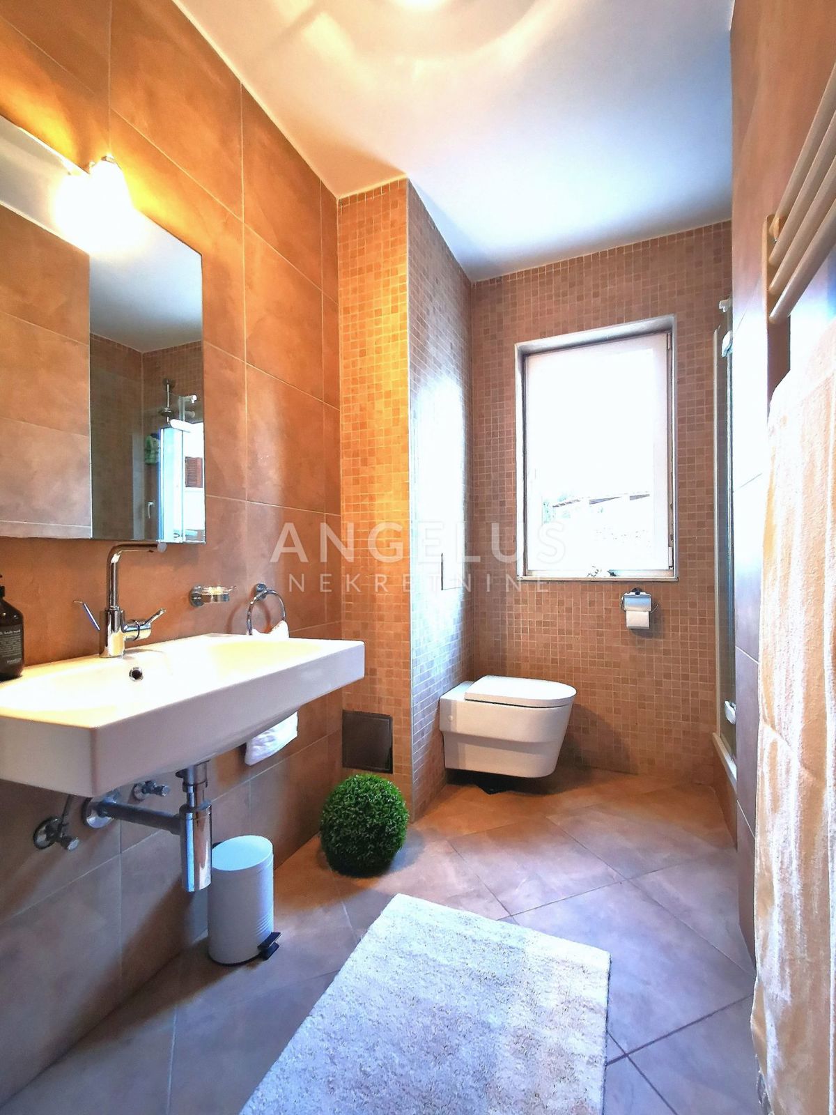 Solta, Stomorska - dvosobno stanovanje, parkirišče, pogled na morje, PRODAJA