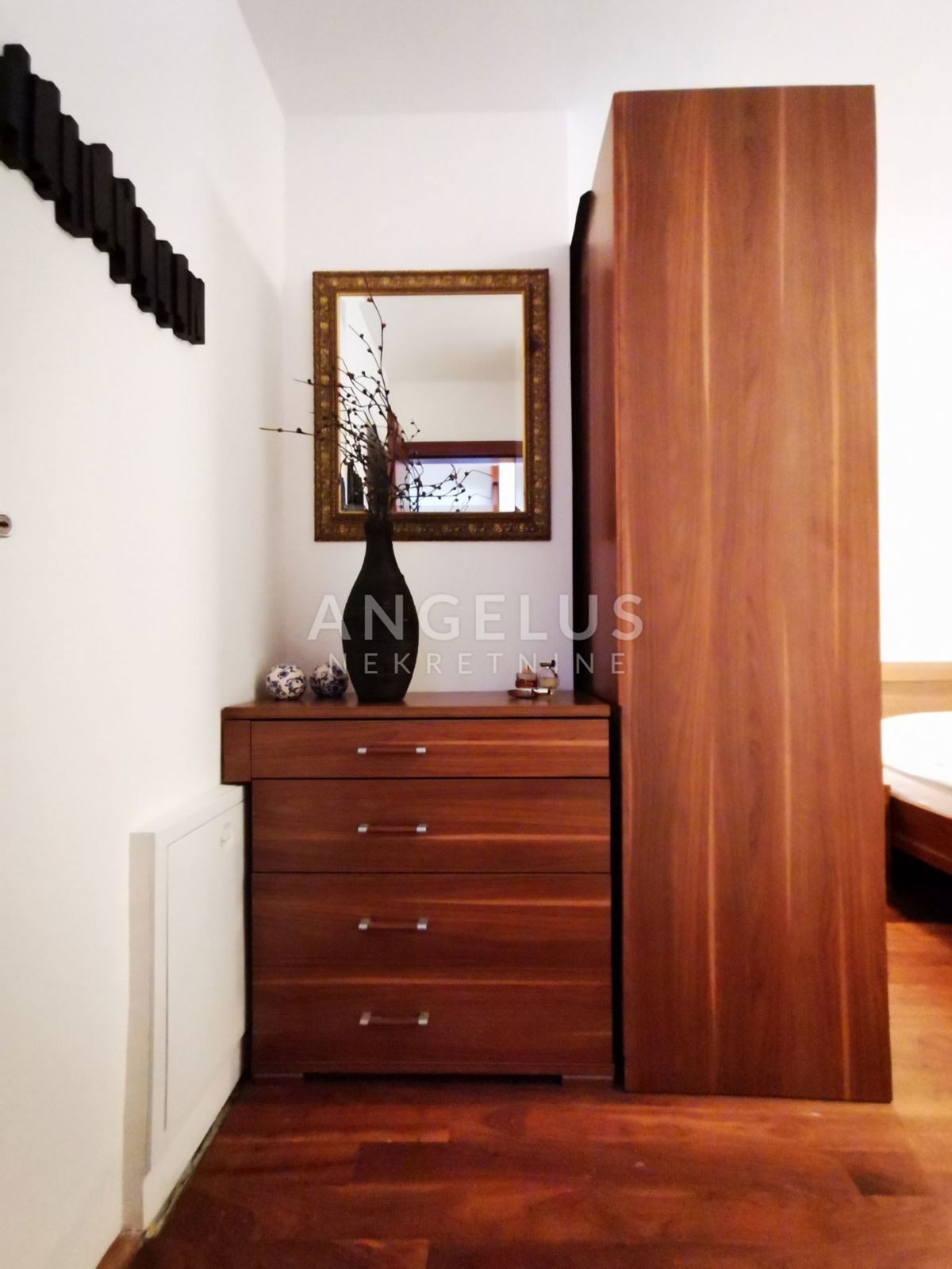 Solta, Stomorska - dvosobno stanovanje, parkirišče, pogled na morje, PRODAJA