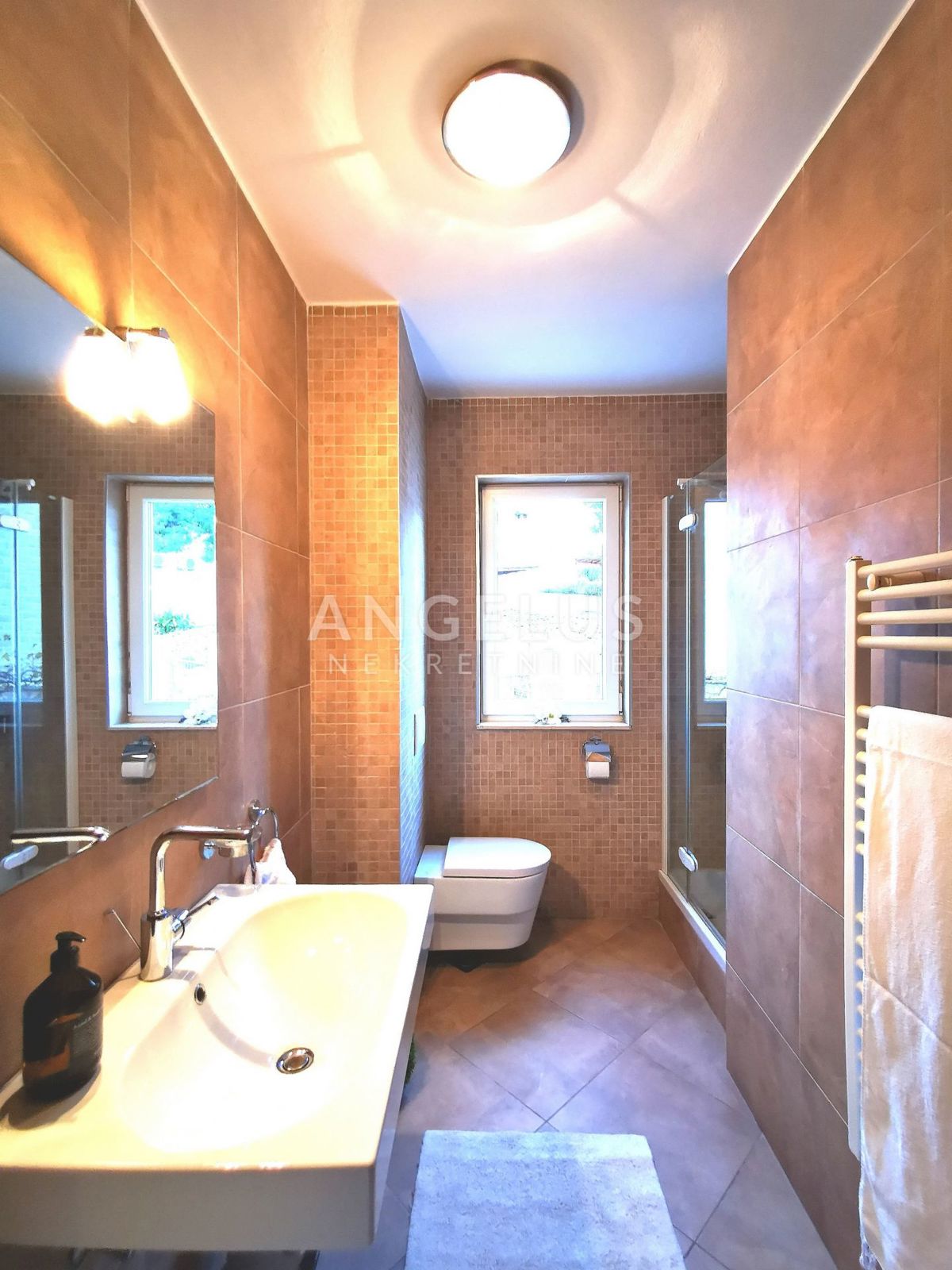 Solta, Stomorska - dvosobno stanovanje, parkirišče, pogled na morje, PRODAJA