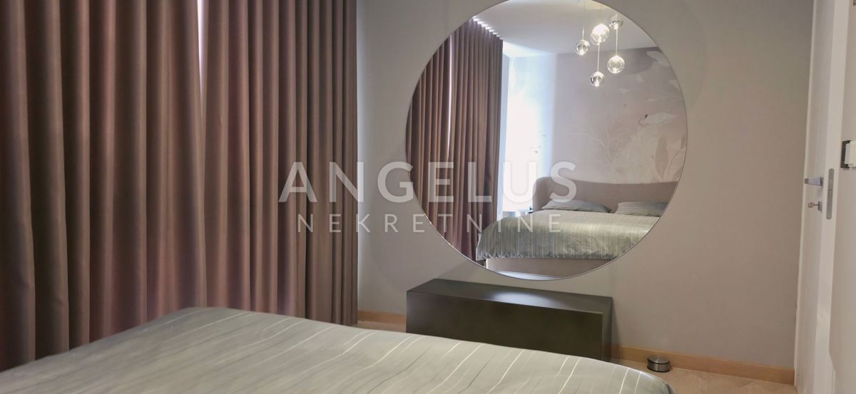 Hrvaška, Podstrana - luksuzno stanovanje s strešno teraso