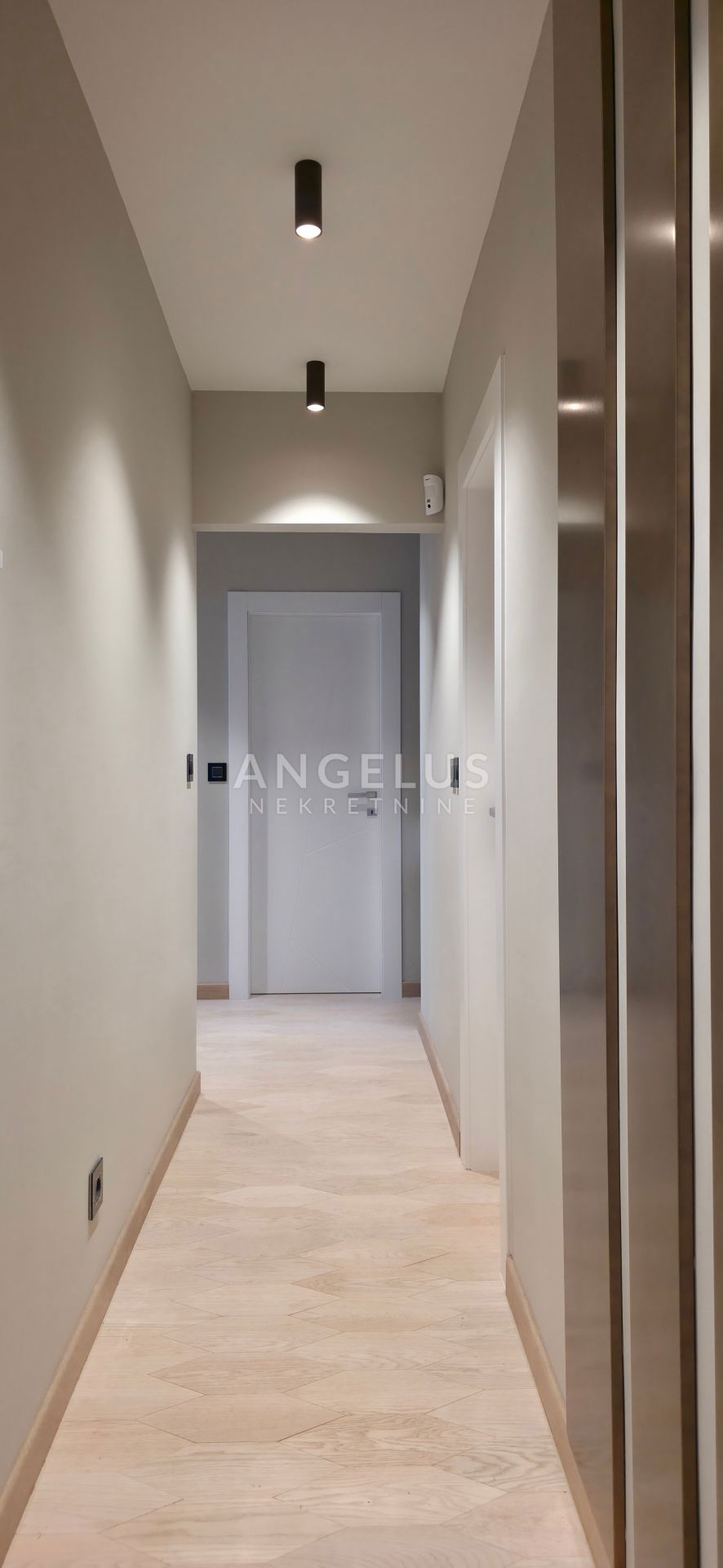 Hrvaška, Podstrana - luksuzno stanovanje s strešno teraso