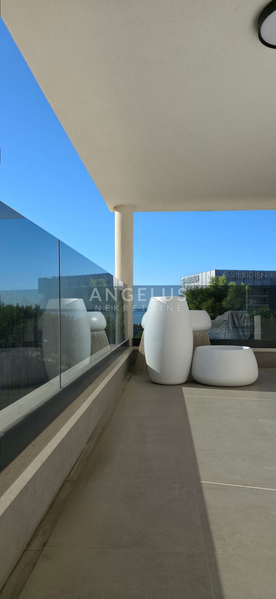 Hrvaška, Podstrana - luksuzno stanovanje s strešno teraso