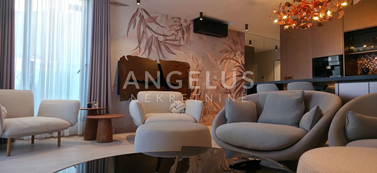 Hrvaška, Podstrana - luksuzno stanovanje s strešno teraso