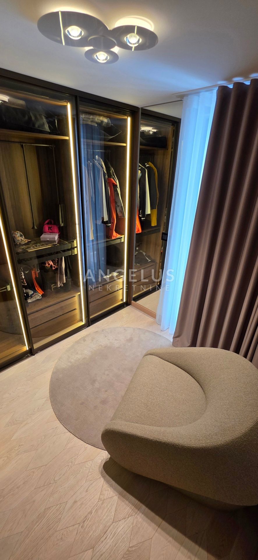 Hrvaška, Podstrana - luksuzno stanovanje s strešno teraso