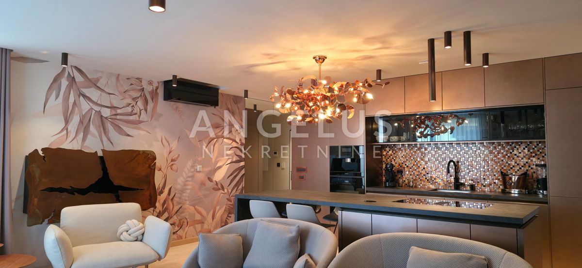 Hrvaška, Podstrana - luksuzno stanovanje s strešno teraso