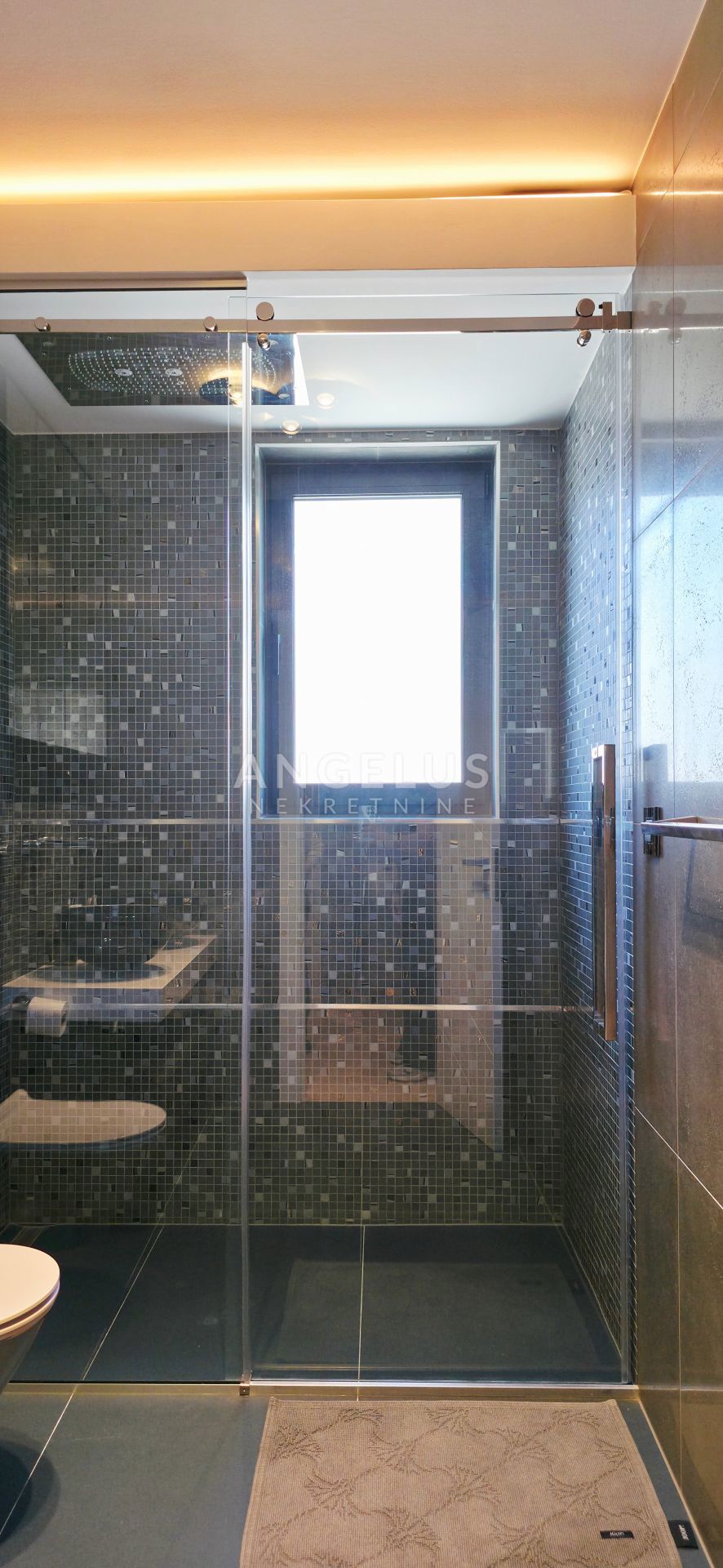 Hrvaška, Podstrana - luksuzno stanovanje s strešno teraso