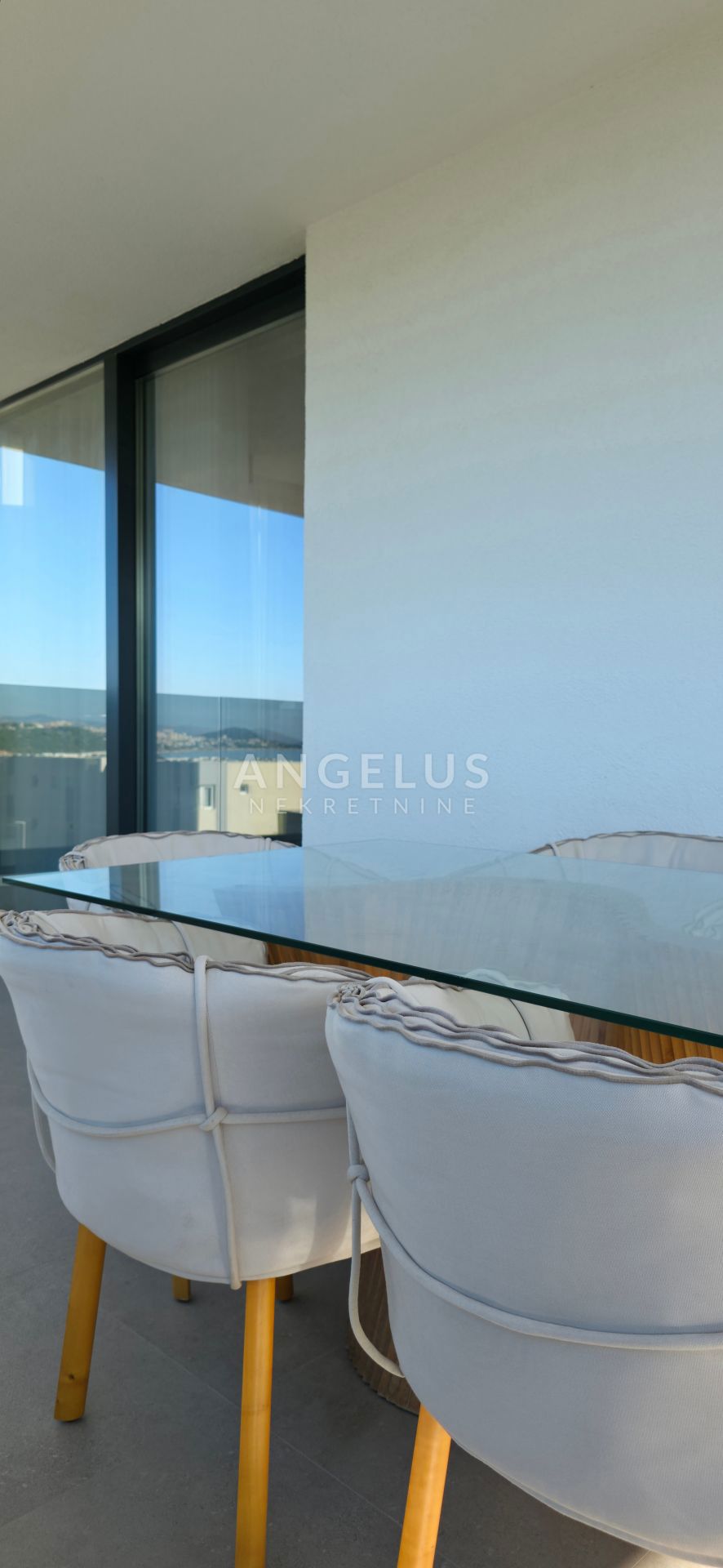 Hrvaška, Podstrana - luksuzno stanovanje s strešno teraso