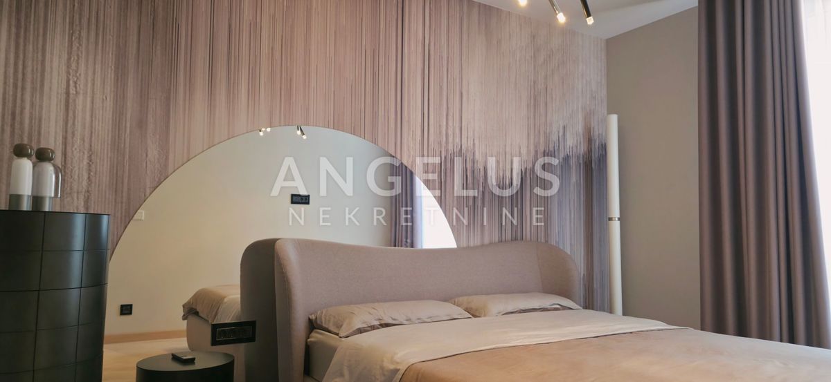 Hrvaška, Podstrana - luksuzno stanovanje s strešno teraso