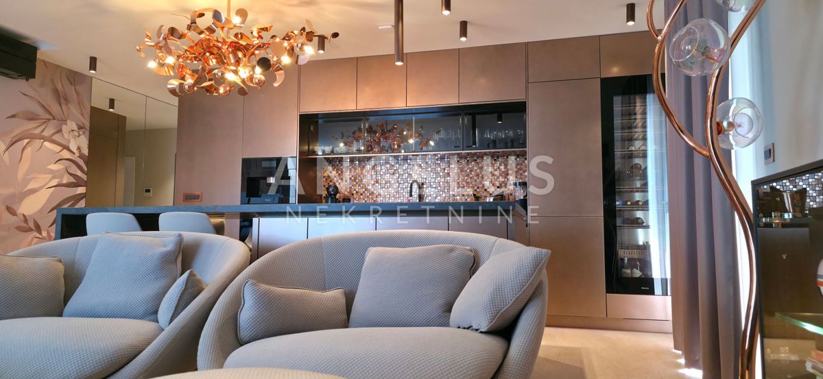 Hrvaška, Podstrana - luksuzno stanovanje s strešno teraso