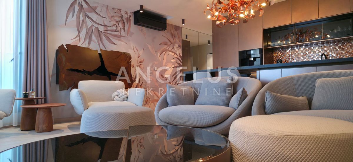 Hrvaška, Podstrana - luksuzno stanovanje s strešno teraso