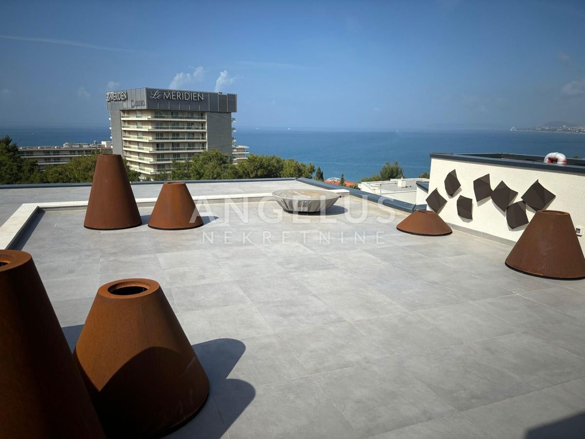 Hrvaška, Podstrana - luksuzno stanovanje s strešno teraso