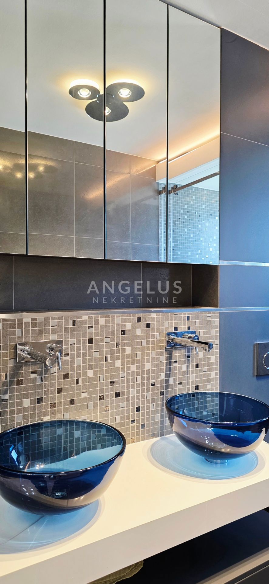 Hrvaška, Podstrana - luksuzno stanovanje s strešno teraso