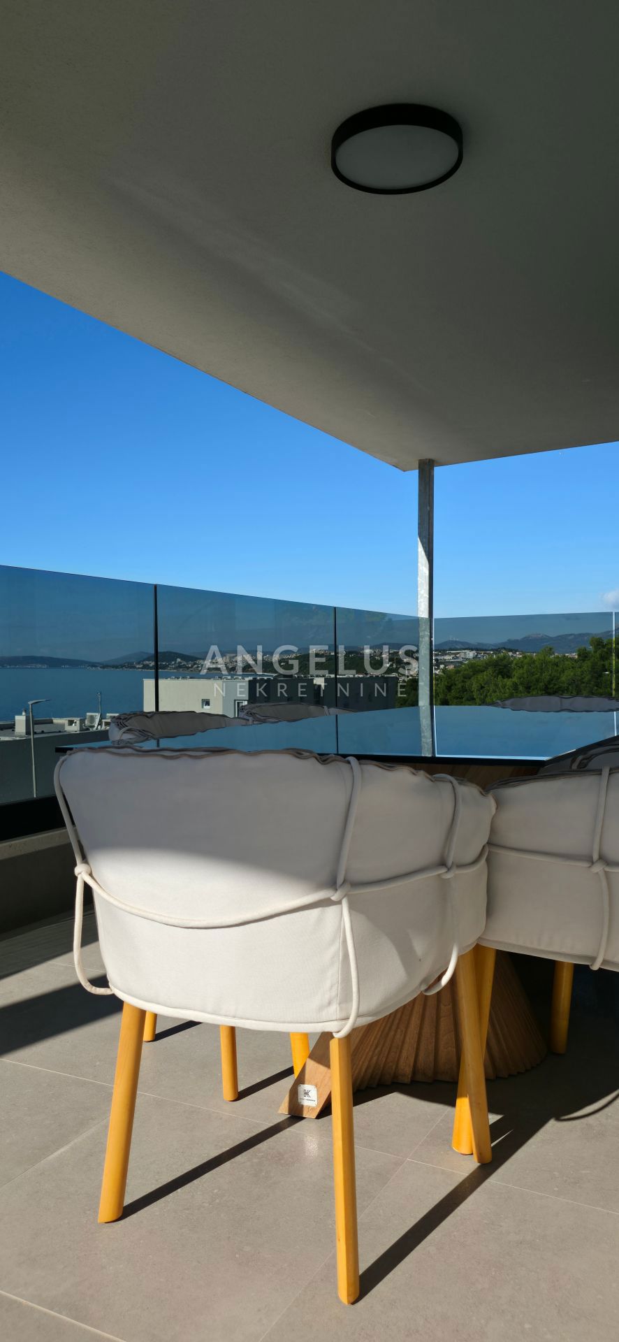 Hrvaška, Podstrana - luksuzno stanovanje s strešno teraso