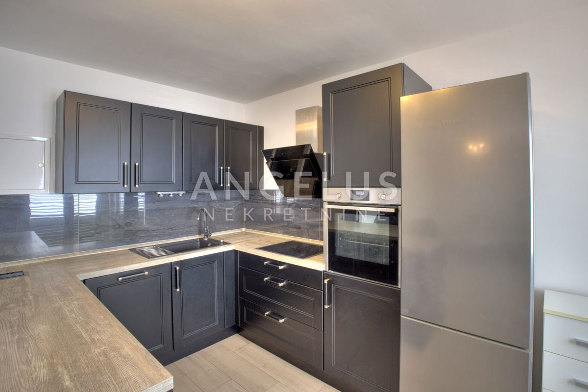 Dubrovnik, Pobrežje - stanovanje s parkiriščem in možnostjo razširitve - PRODAJA