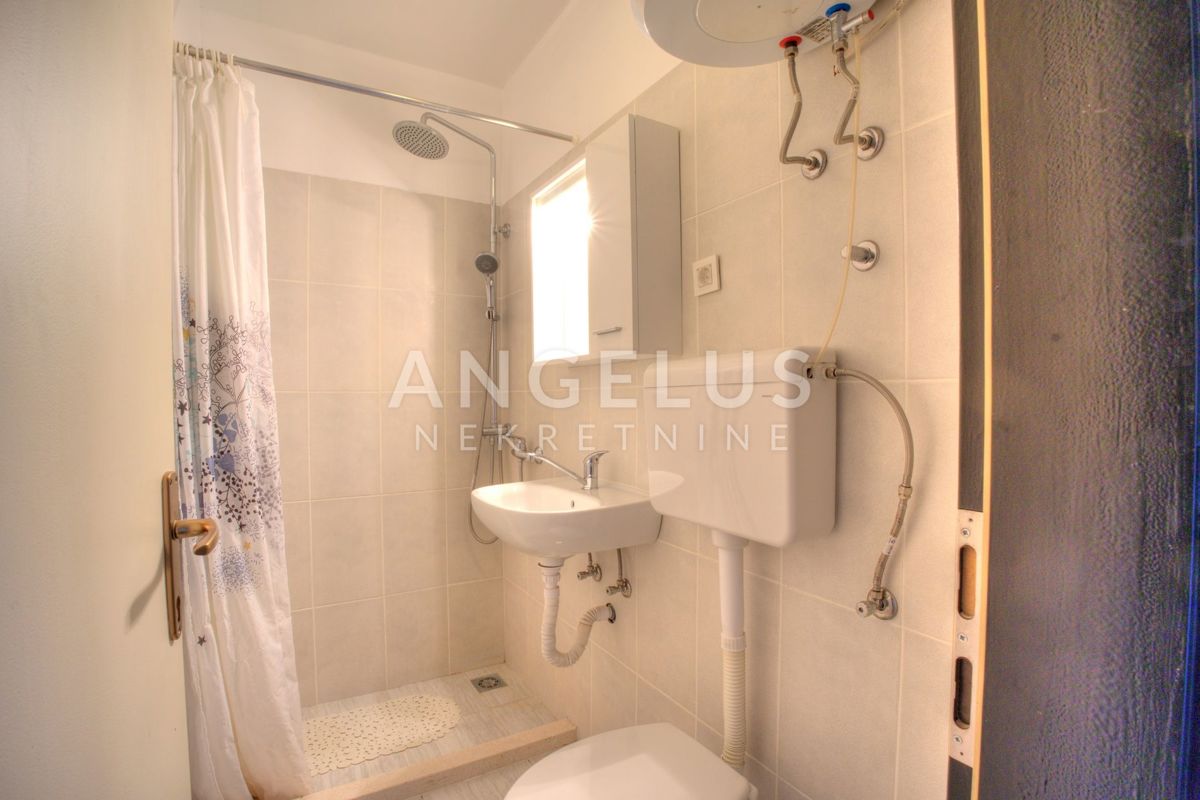 Dubrovnik, Pobrežje - stanovanje s parkiriščem in možnostjo razširitve - PRODAJA