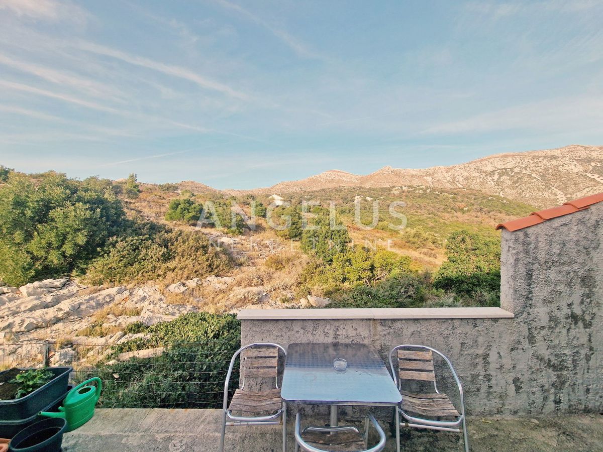 Dubrovnik, Pobrežje - stanovanje s parkiriščem in možnostjo razširitve - PRODAJA