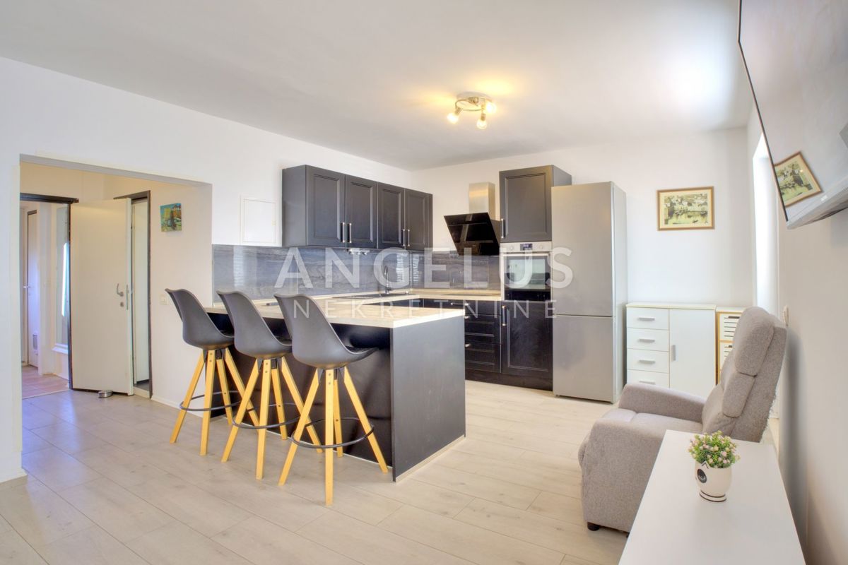 Dubrovnik, Pobrežje - stanovanje s parkiriščem in možnostjo razširitve - PRODAJA