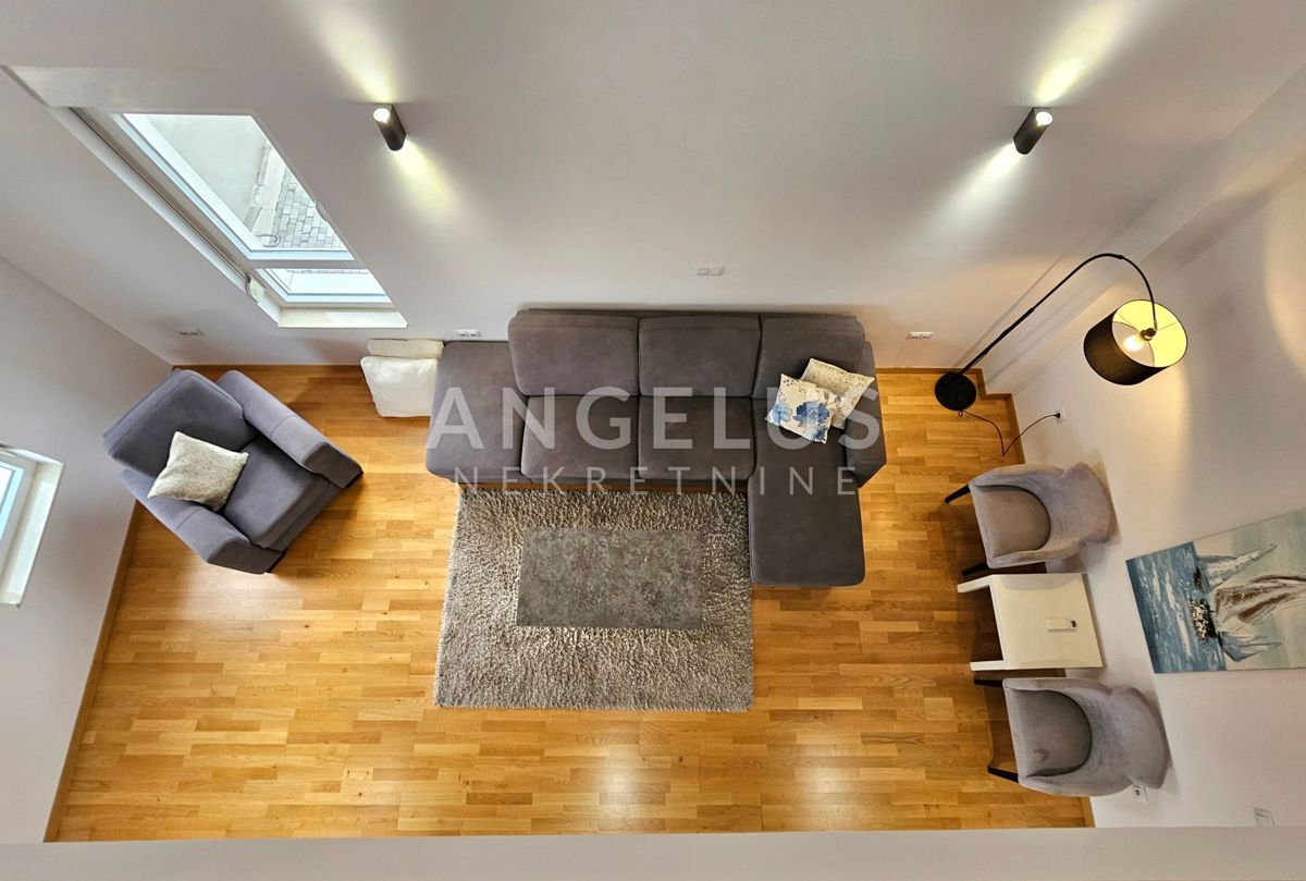 Podstrana Strožanac - dvosobno stanovanje s tremi spalnicami, 2 parkirni mesti