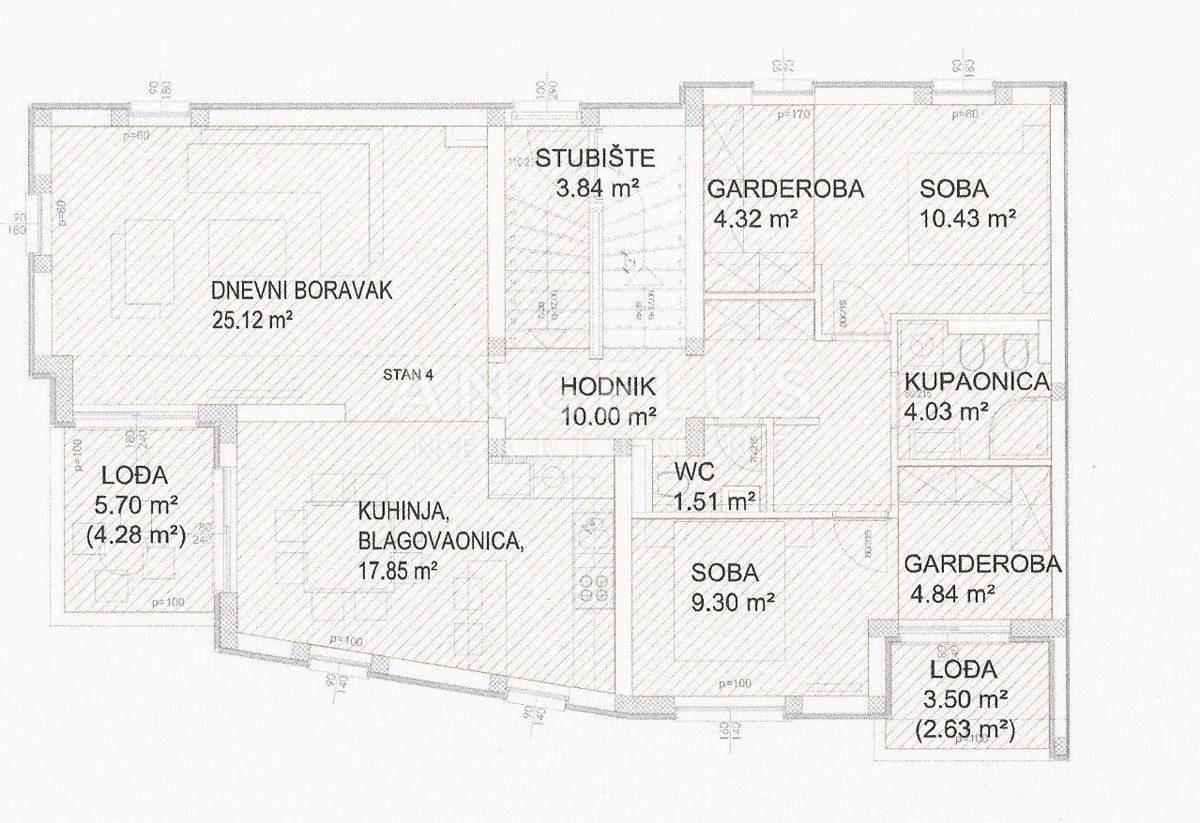 Podstrana Strožanac - dvosobno stanovanje s tremi spalnicami, 2 parkirni mesti