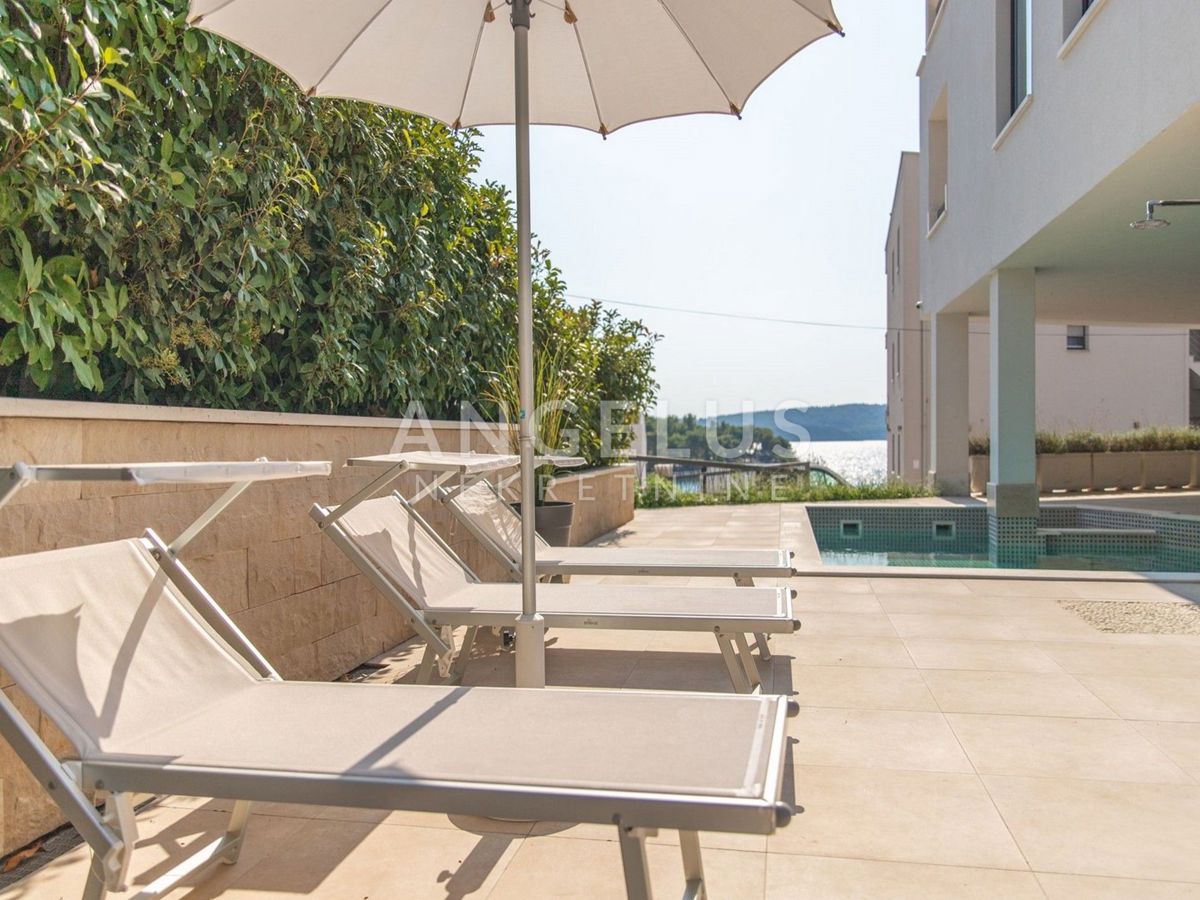 Hrvaška, Trogir, Čiovo - luksuzna vila z bazenom v bližini plaže