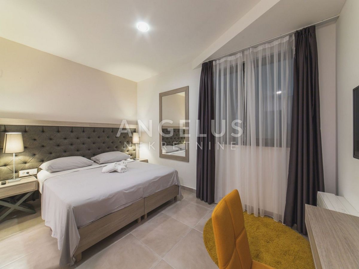 Hrvaška, Trogir, Čiovo - luksuzna vila z bazenom v bližini plaže