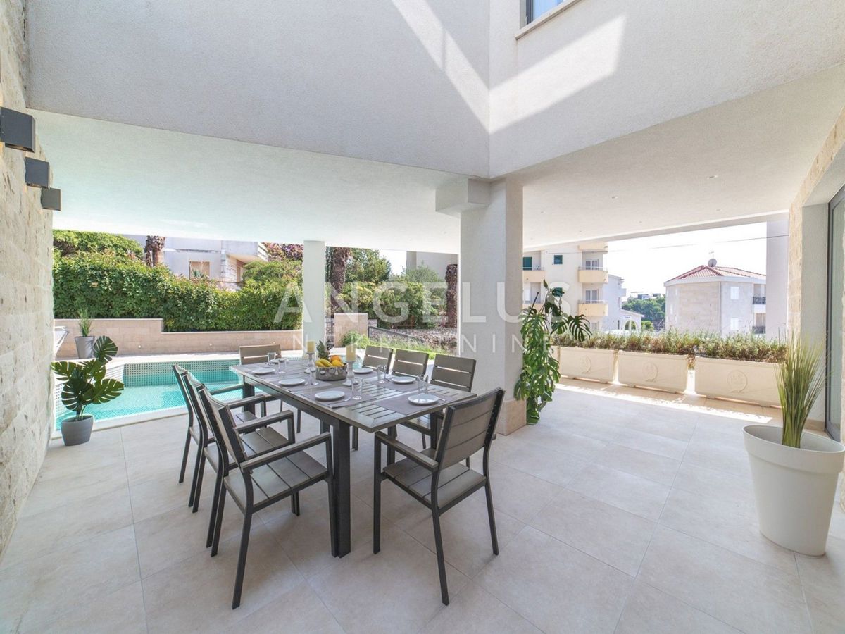 Hrvaška, Trogir, Čiovo - luksuzna vila z bazenom v bližini plaže