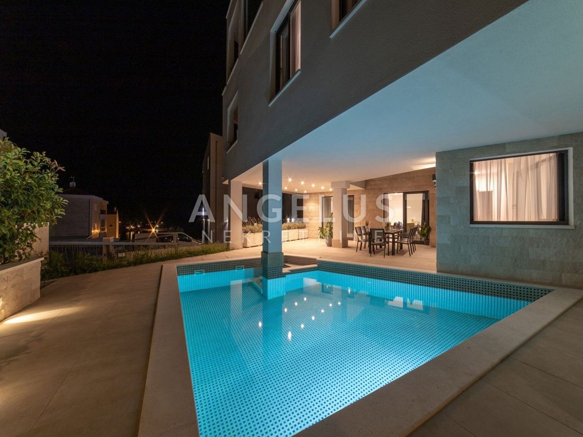 Hrvaška, Trogir, Čiovo - luksuzna vila z bazenom v bližini plaže