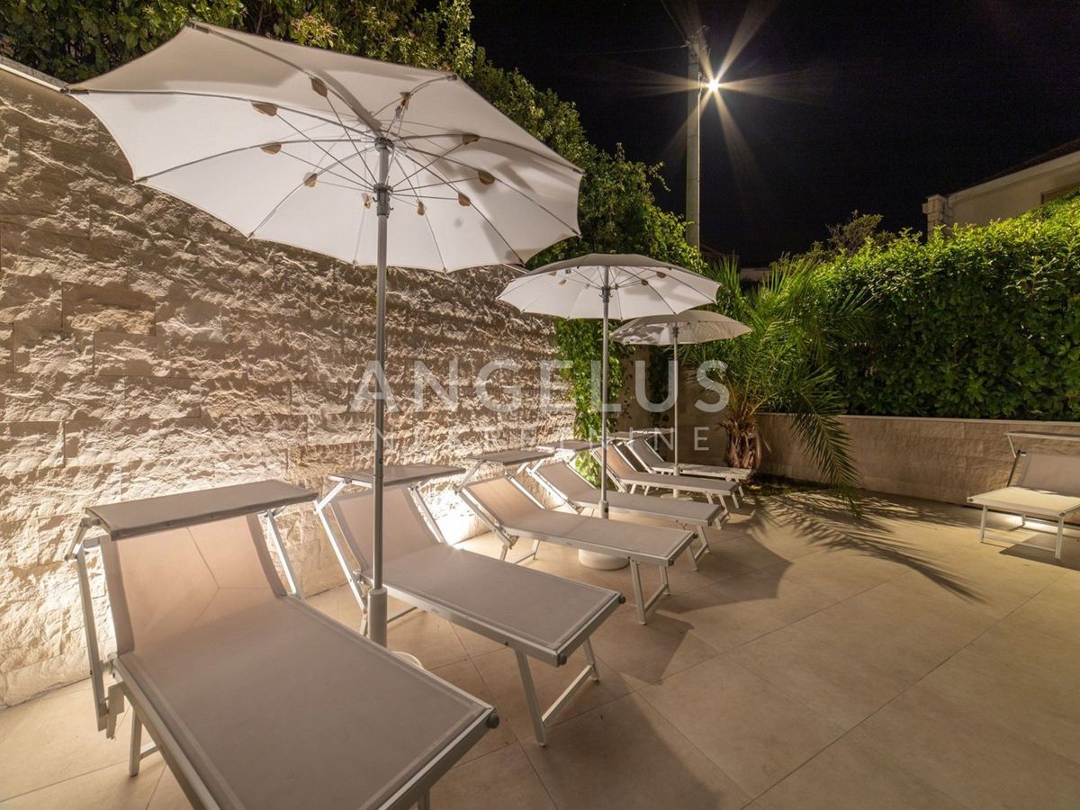 Hrvaška, Trogir, Čiovo - luksuzna vila z bazenom v bližini plaže