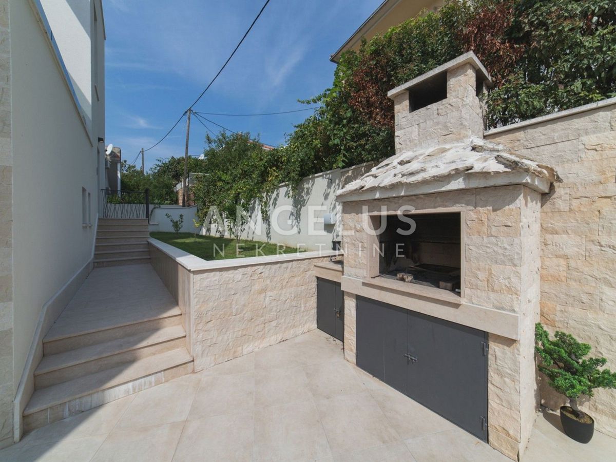 Hrvaška, Trogir, Čiovo - luksuzna vila z bazenom v bližini plaže