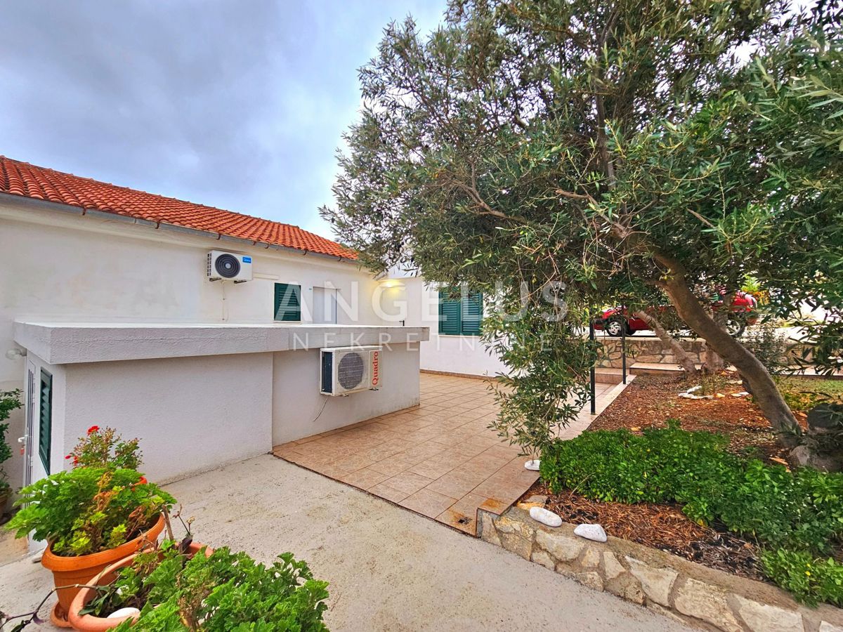 Vis, Rukavac - apartmajska hiša blizu morja