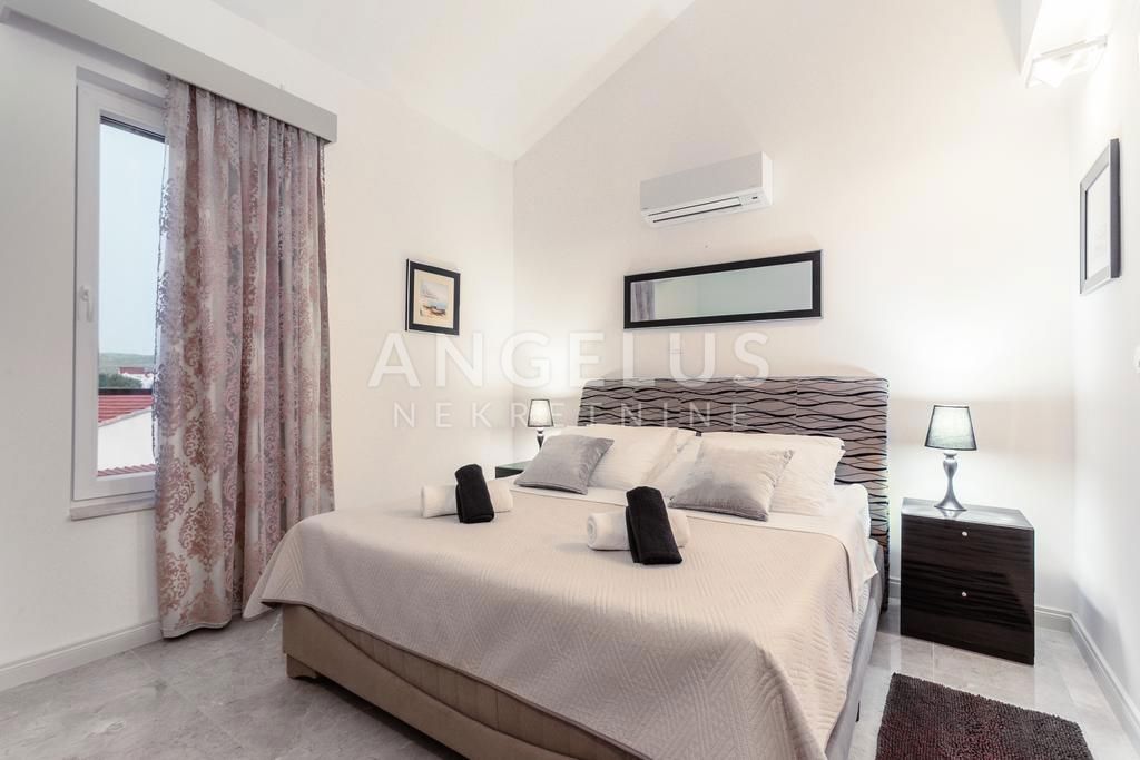 Brač, Milna - apartmajska hiša z dodatnim vložkom, PRODAJA