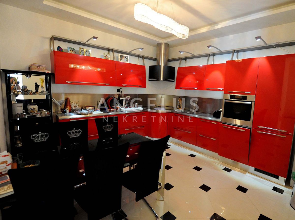 Hiša Opatija - Centar, Opatija, 1.400m2