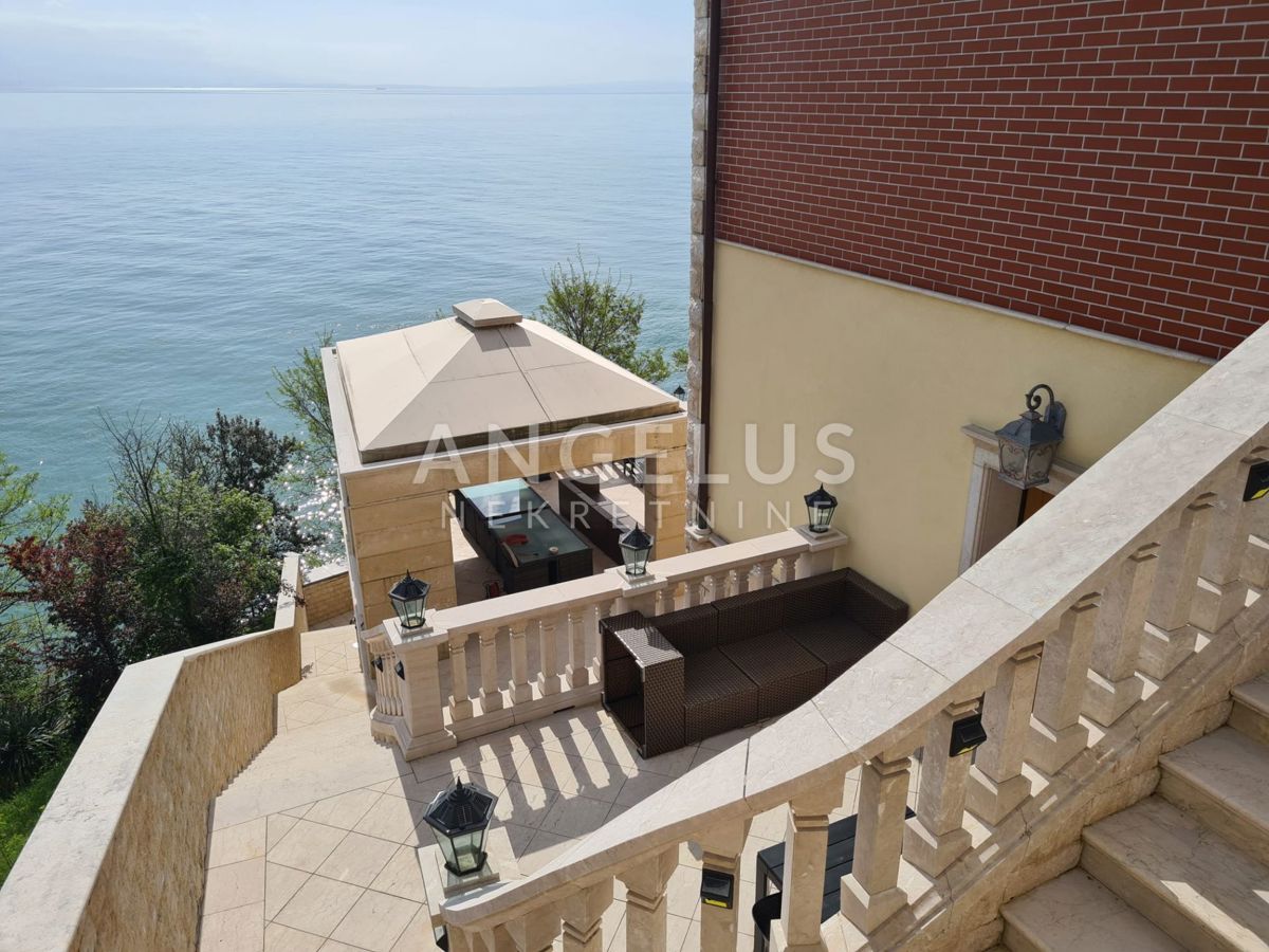 Hiša Opatija - Centar, Opatija, 1.400m2