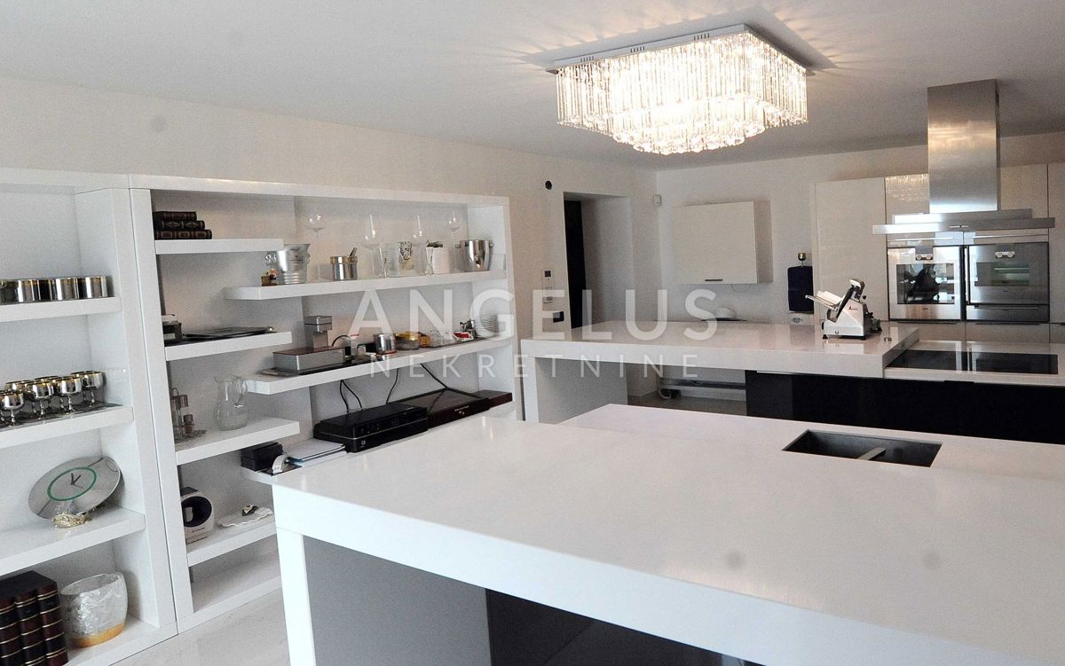 Hiša Opatija - Centar, Opatija, 1.400m2