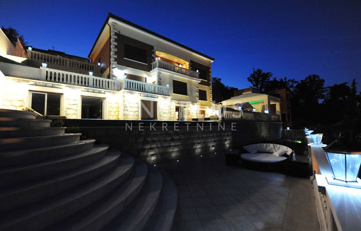 Hiša Opatija - Centar, Opatija, 1.400m2