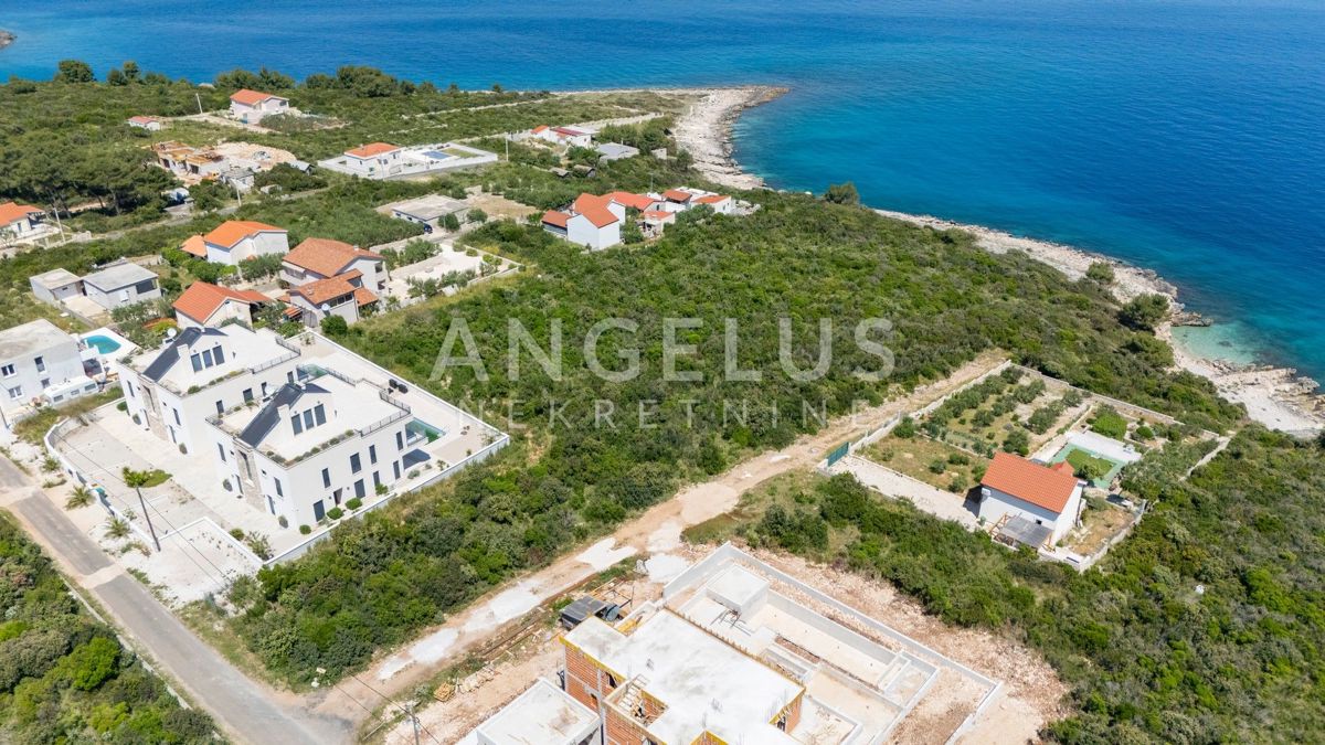 Solta, Necujam - grad. zem. v bližini morja, 800 m2, PRODAJA
