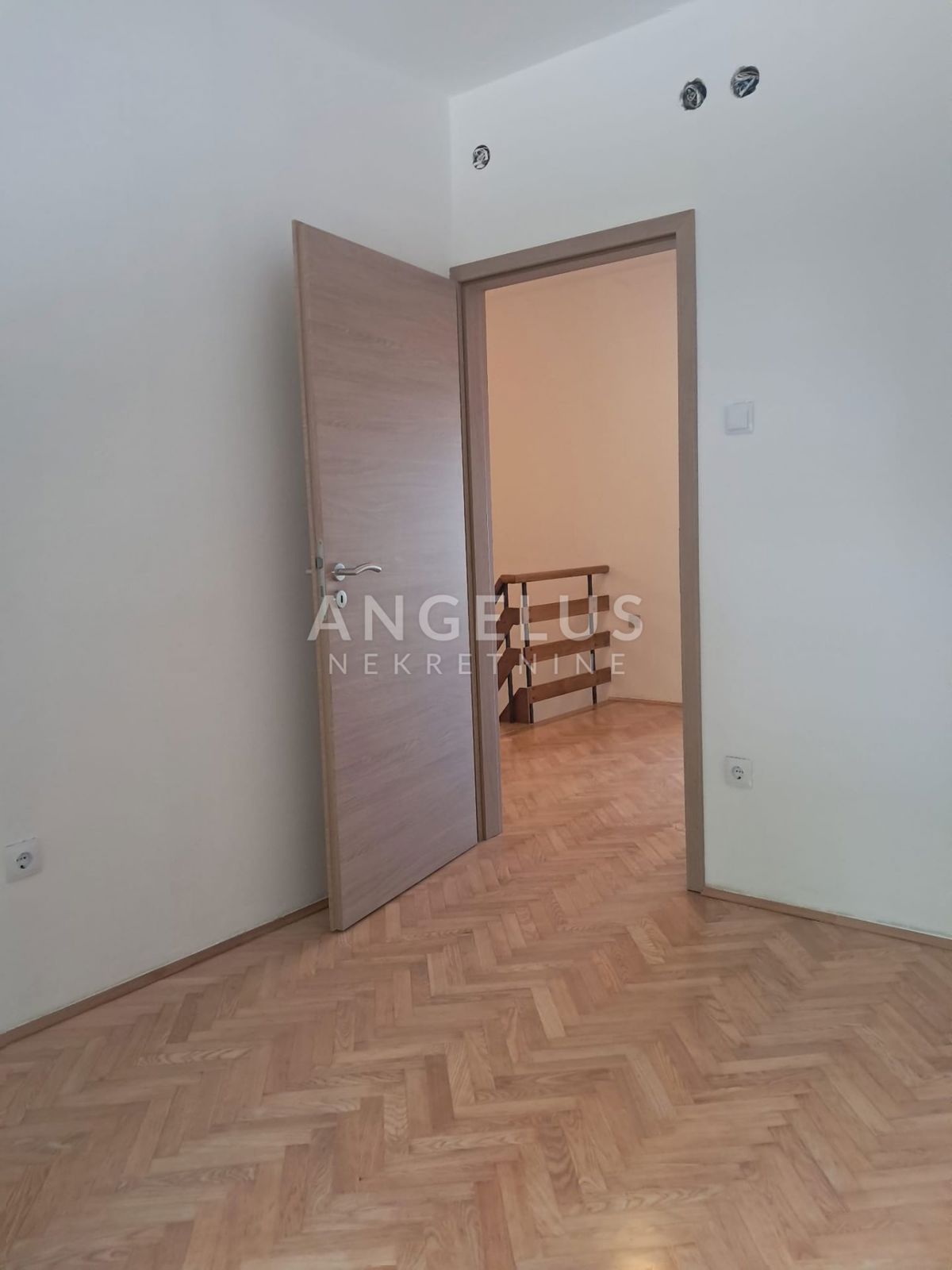 Hiša Folnegovićevo naselje, Peščenica - Žitnjak, 140m2