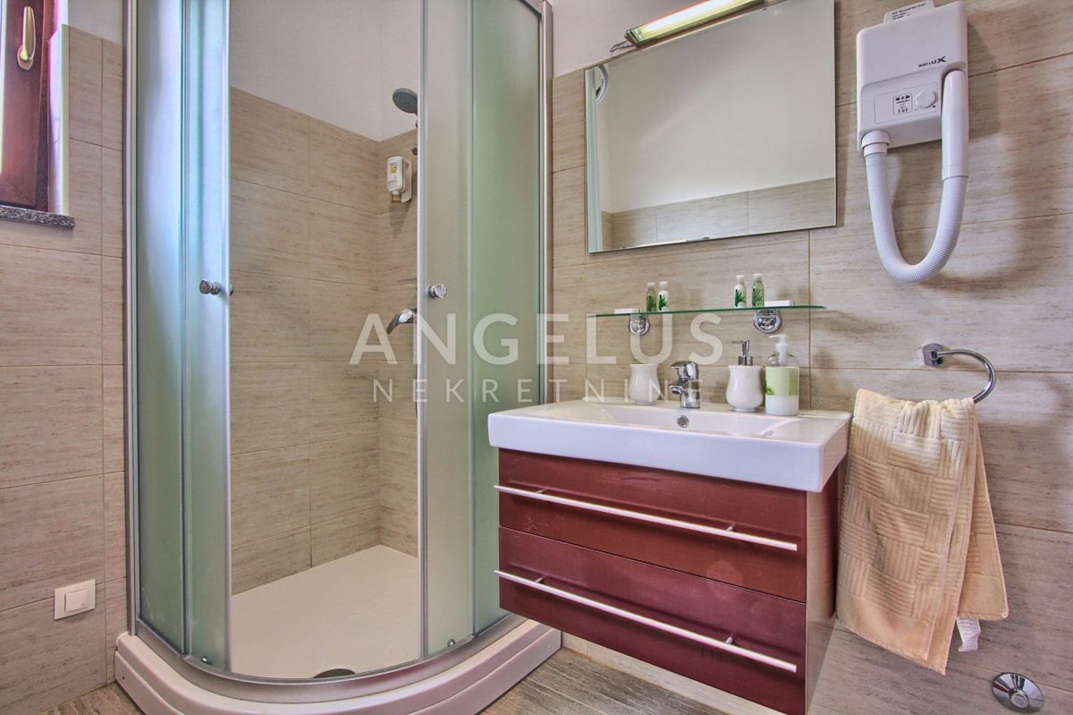 Istra, Svetvincenat - Vila z bazenom naprodaj, 294 m2