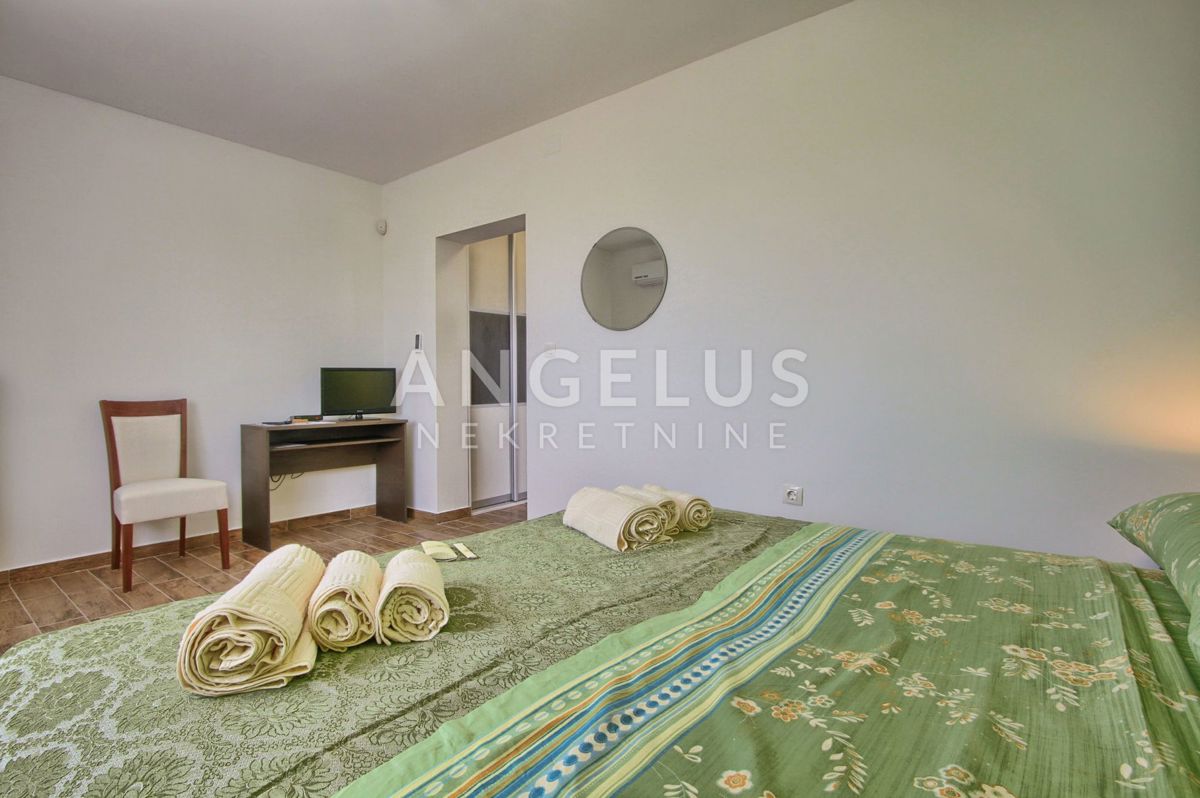 Istra, Svetvincenat - Vila z bazenom naprodaj, 294 m2