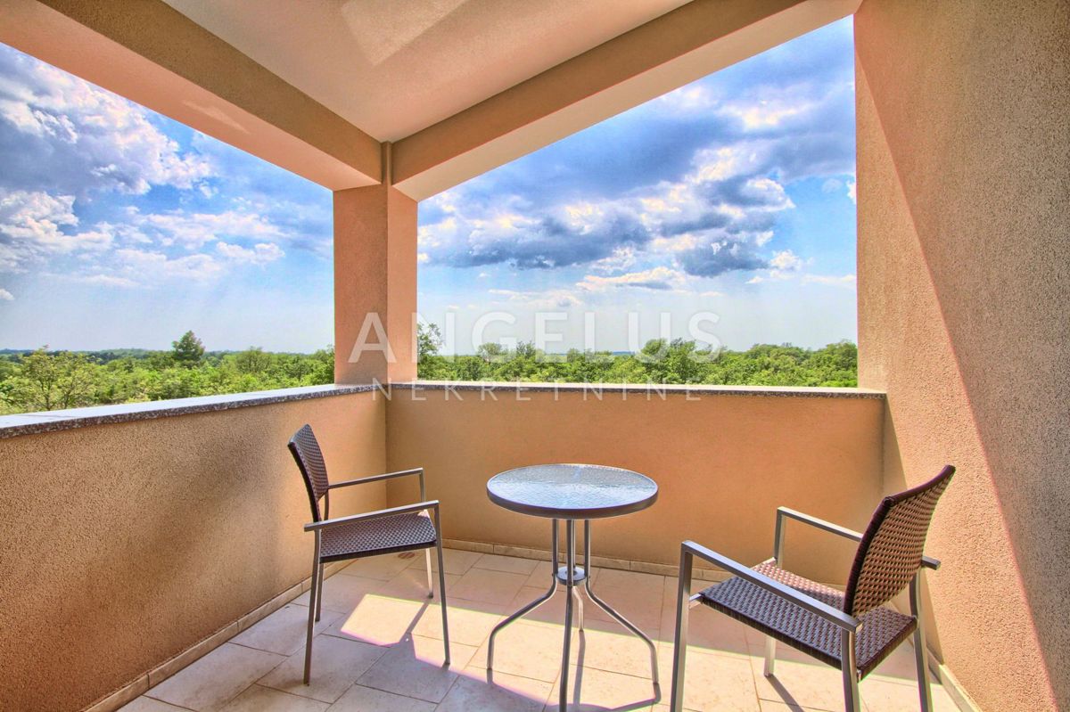 Istra, Svetvincenat - Vila z bazenom naprodaj, 294 m2