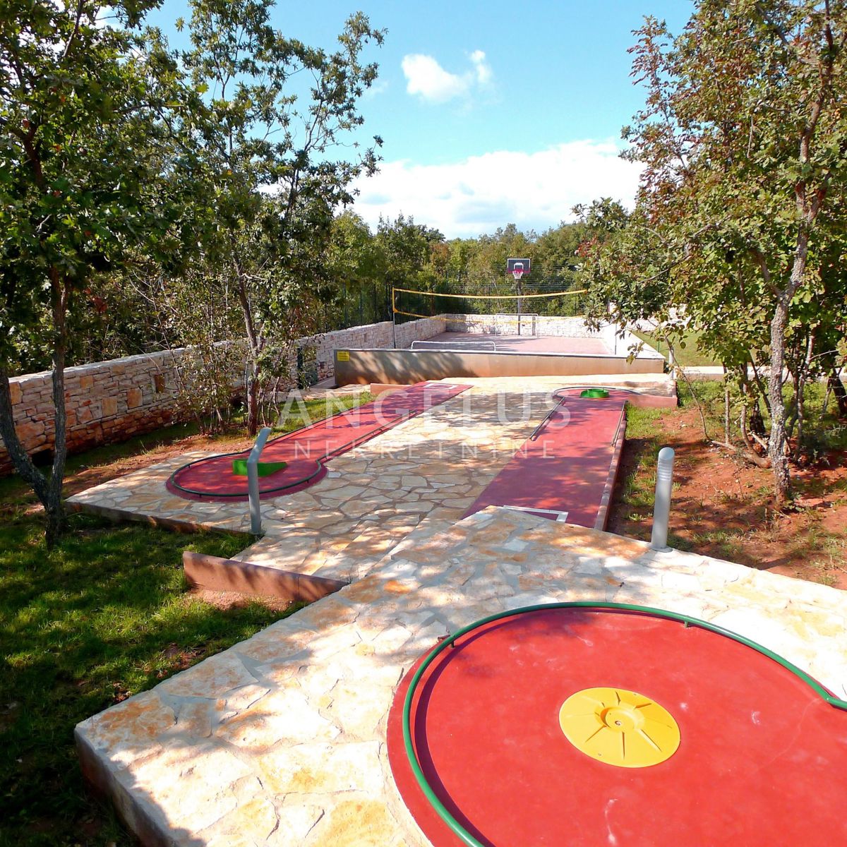 Istra, Svetvincenat - Vila z bazenom naprodaj, 294 m2