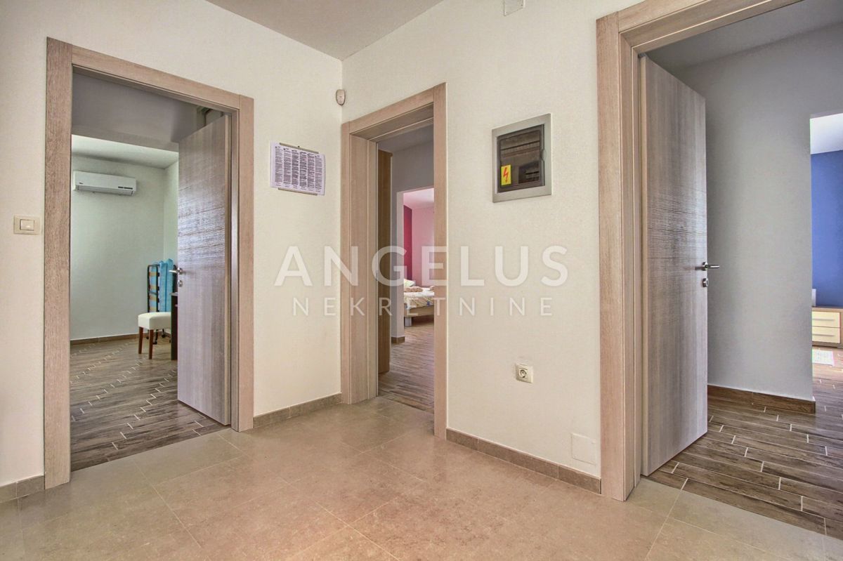 Istra, Svetvincenat - Vila z bazenom naprodaj, 294 m2