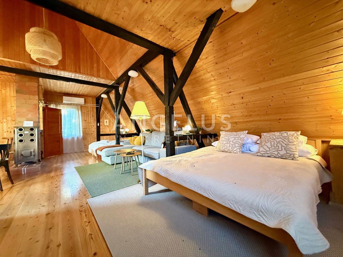 Ogulin, Ivanci - hiša z manjšim gospodarskim poslopjem naprodaj