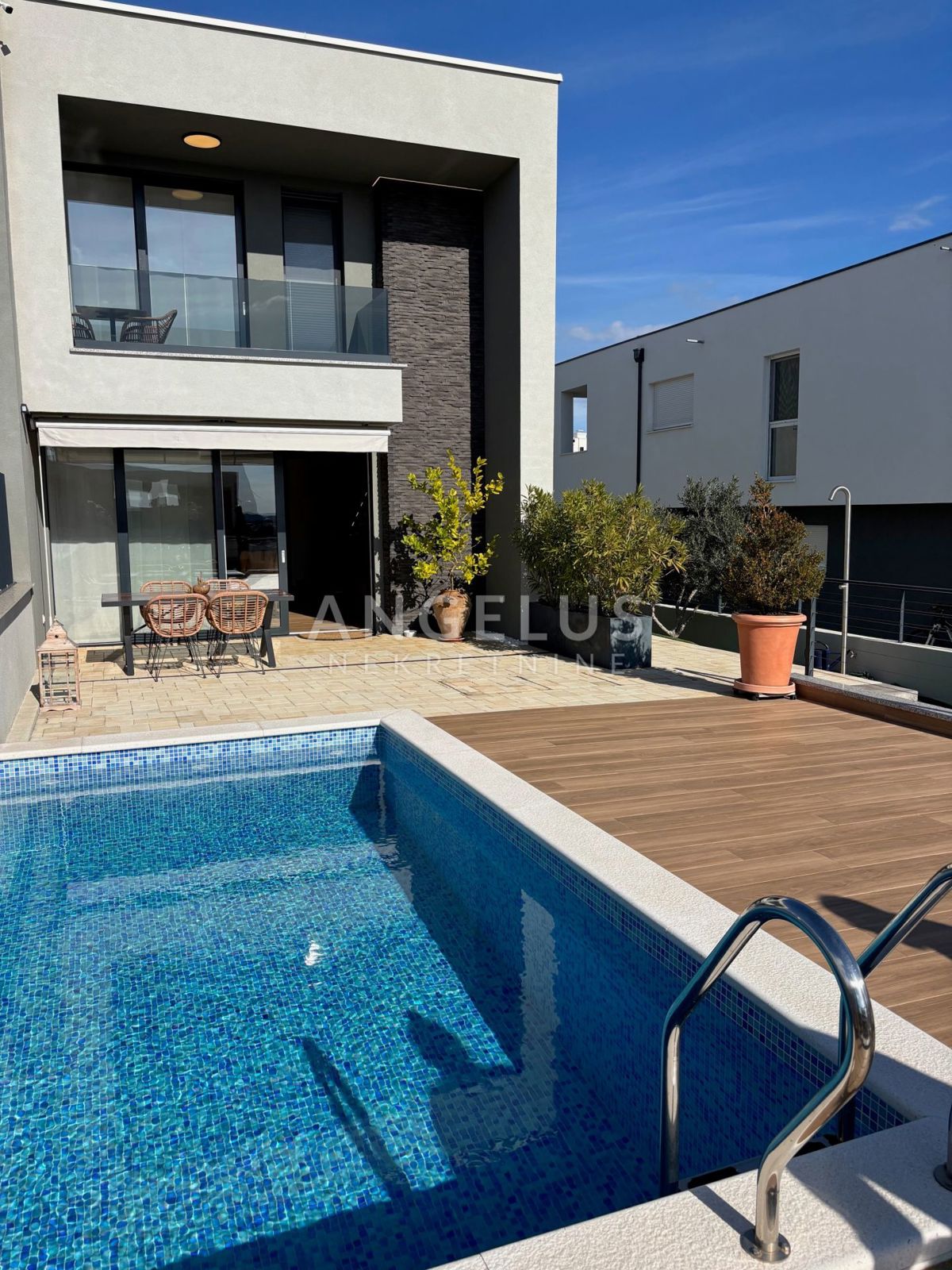 Hrvaška, Vodice - Luksuzna vila z bazenom in pogledom na morje, RAZPRODAJA