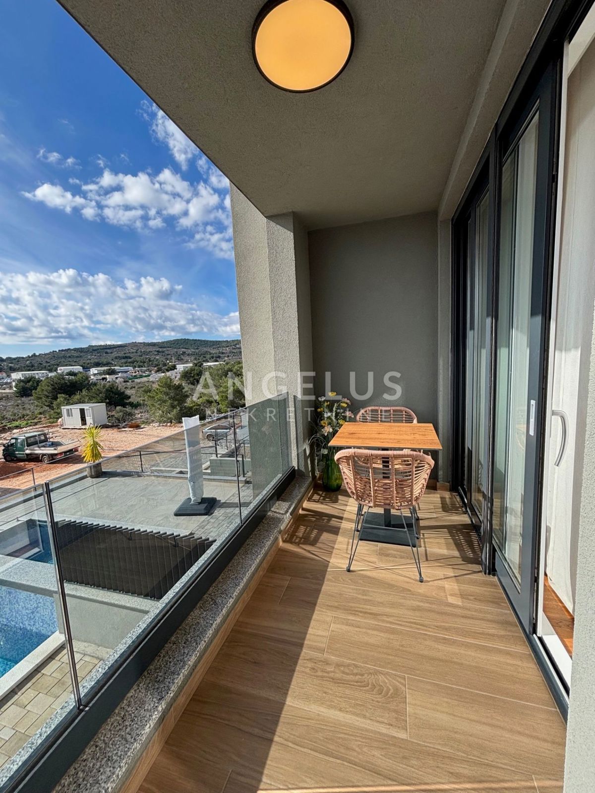 Hrvaška, Vodice - Luksuzna vila z bazenom in pogledom na morje, RAZPRODAJA