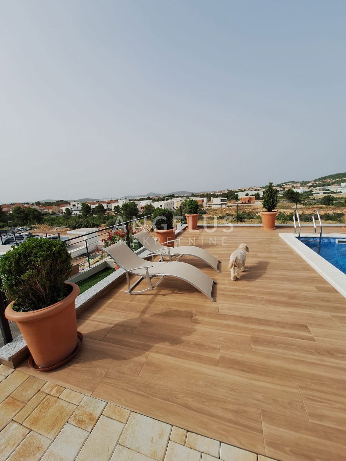 Hrvaška, Vodice - Luksuzna vila z bazenom in pogledom na morje, RAZPRODAJA