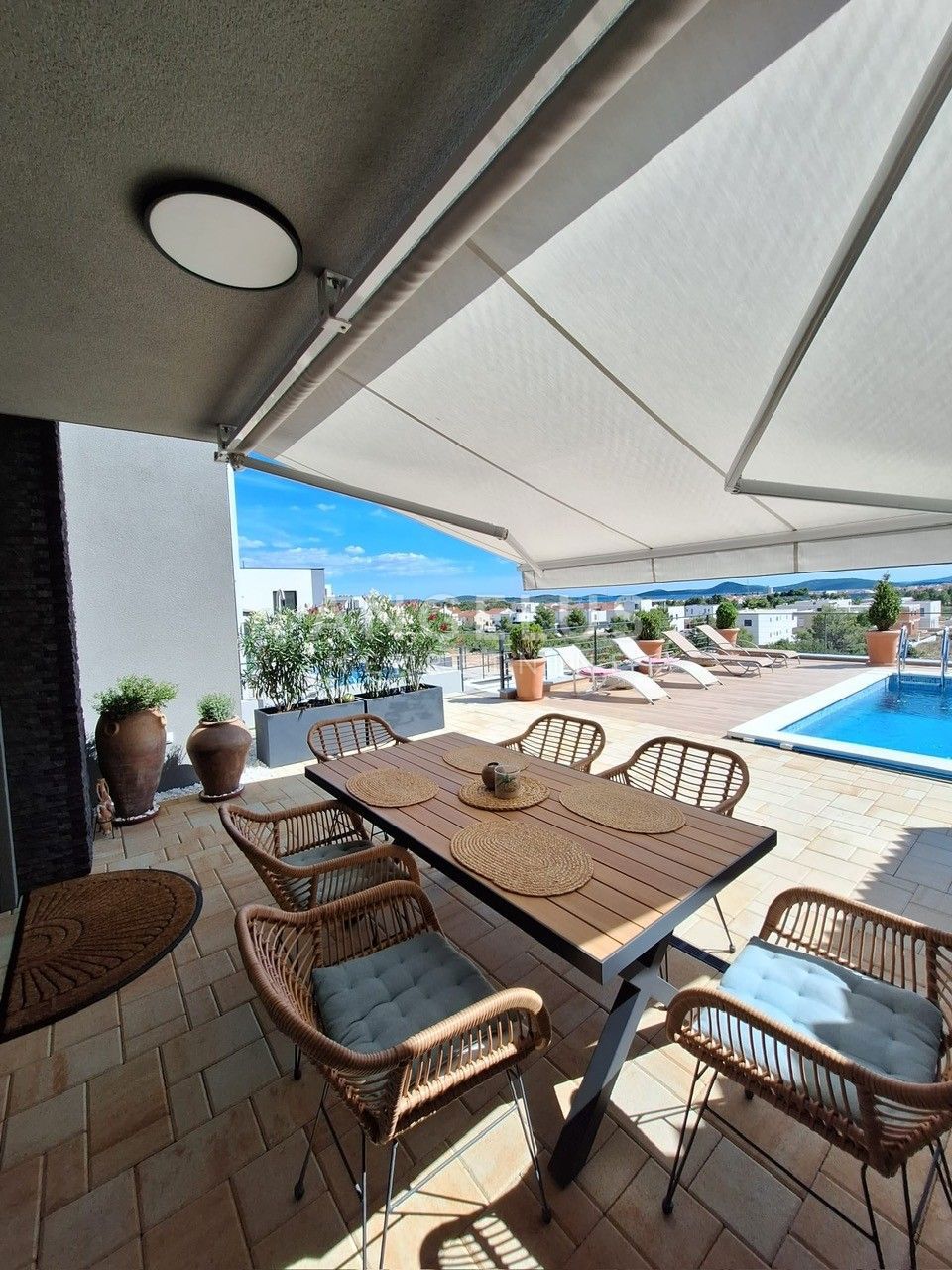 Hrvaška, Vodice - Luksuzna vila z bazenom in pogledom na morje, RAZPRODAJA