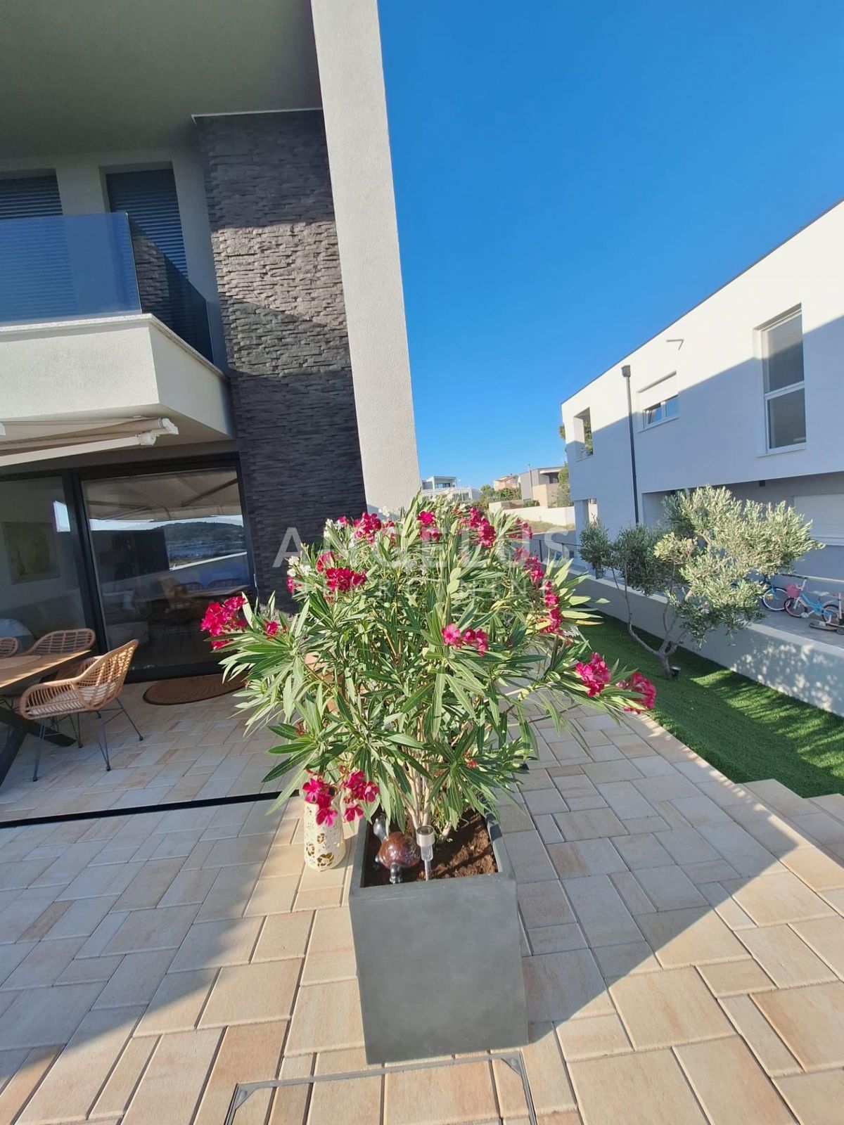 Hrvaška, Vodice - Luksuzna vila z bazenom in pogledom na morje, RAZPRODAJA